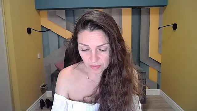 EllaLong online show from 01.05.25