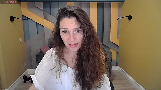 EllaLong online show from 01.12.25