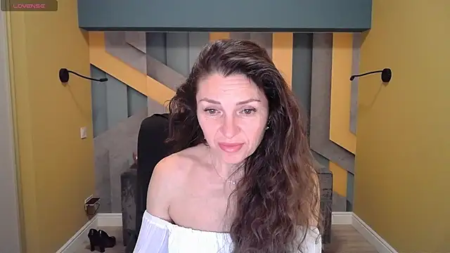 EllaLong online show from 01.17.25