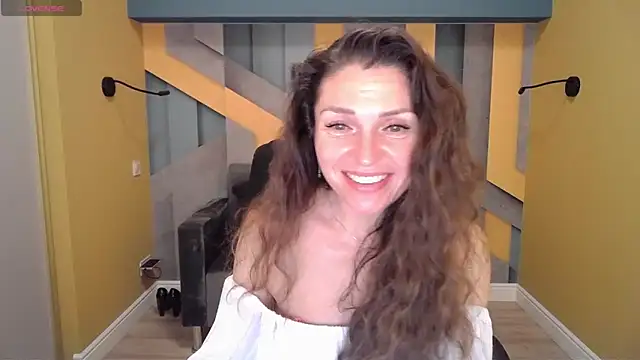 EllaLong online show from 01.24.25