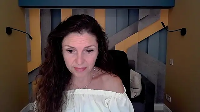 EllaLong online show from 09.09.25