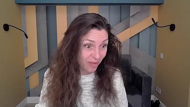 EllaLong online show from 10.10.25