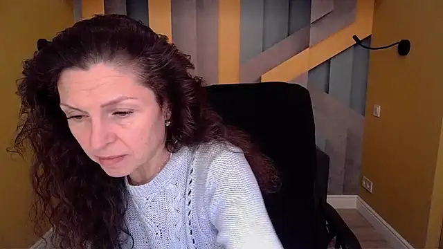 EllaLong online show from 04.17.26