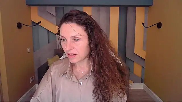 Snapshot of EllaLong chatting on 07.15.26 EllaLong online show from 07.15.26