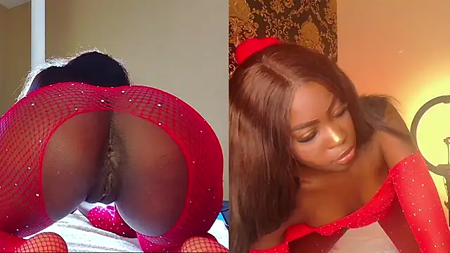 Snapshot of NaiaGils chatting on 02.13.25 NaiaGils online show from 02.13.25