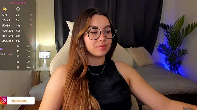 dakottaa  online show from 09.18.25