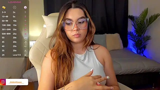 dakottaa  online show from 10.13.25