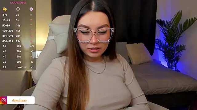 dakottaa  online show from 11.27.25