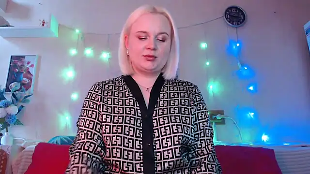 Karolina love  online show from 12.31.24