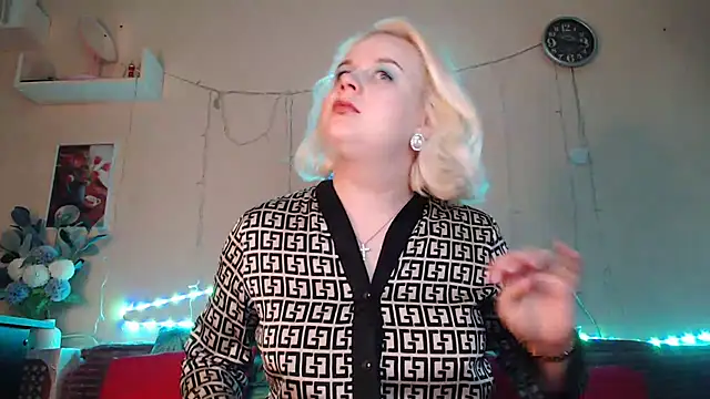 Karolina love  online show from 01.09.25