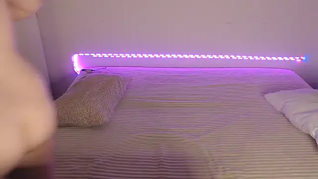 Karolina love  online show from 10.31.25