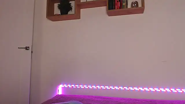 Karolina love  online show from 11.23.25