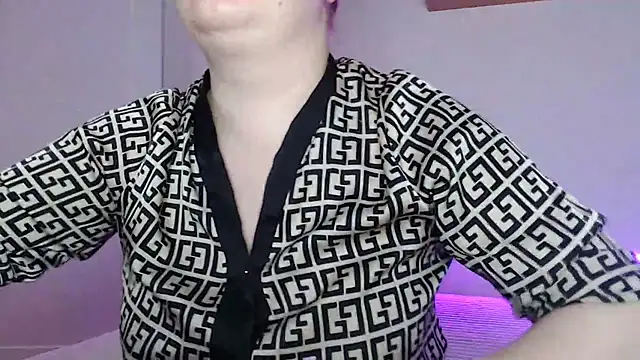 Karolina love  online show from 02.22.26