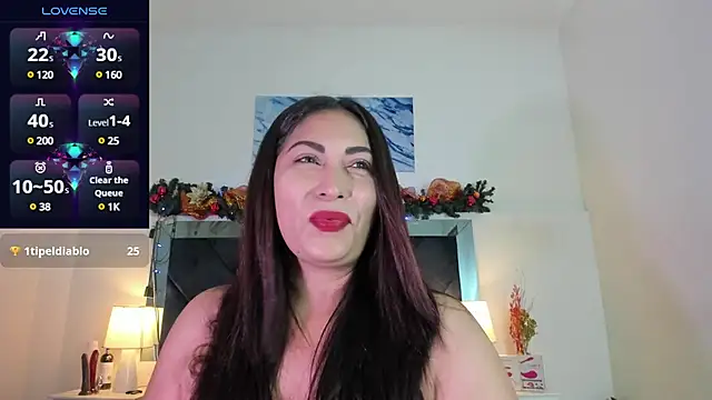 Snapshot of Lauralove_69 chatting on 12.21.24 Lauralove 69 online show from 12.21.24