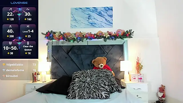 Snapshot of Lauralove_69 chatting on 12.21.24 Lauralove 69 online show from 12.21.24