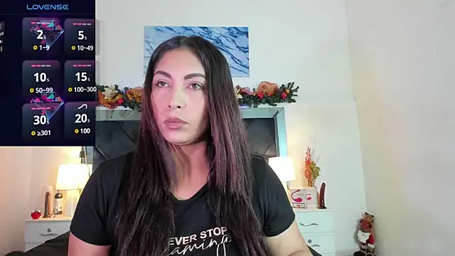 Snapshot of Lauralove_69 chatting on 12.23.24 Lauralove 69 online show from 12.23.24