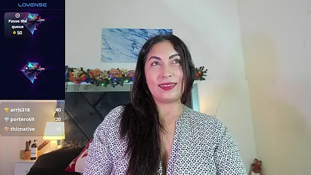 Snapshot of Lauralove_69 chatting on 12.26.24 Lauralove 69 online show from 12.26.24