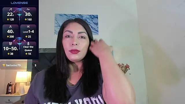 Snapshot of Lauralove_69 chatting on 01.08.25 Lauralove 69 online show from 01.08.25