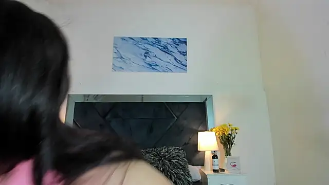 Snapshot of Lauralove_69 chatting on 02.01.25 Lauralove 69 online show from 02.01.25