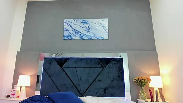 Snapshot of Lauralove_69 chatting on 10.15.25 Lauralove 69 online show from 10.15.25