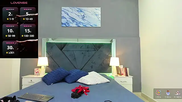 Snapshot of Lauralove_69 chatting on 11.05.25 Lauralove 69 online show from 11.05.25