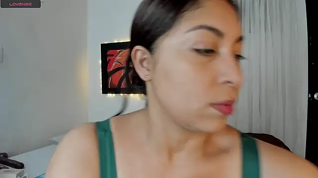 Lauralove 69 online show from 05.18.26