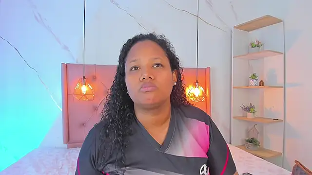 Belle Brunette online show from 12.15.25