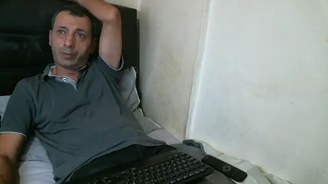 Snapshot of Rator_2 chatting on 09.12.25 Rator 2 online show from 09.12.25