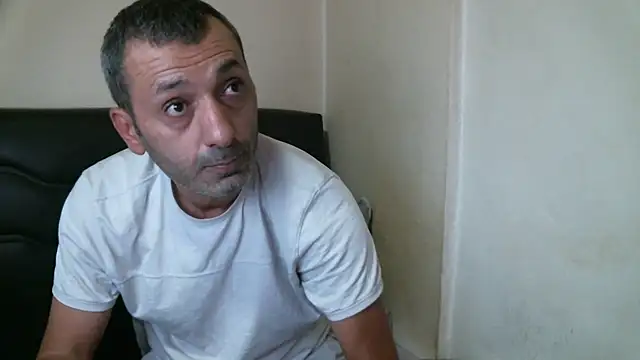 Snapshot of Rator_2 chatting on 09.15.25 Rator 2 online show from 09.15.25