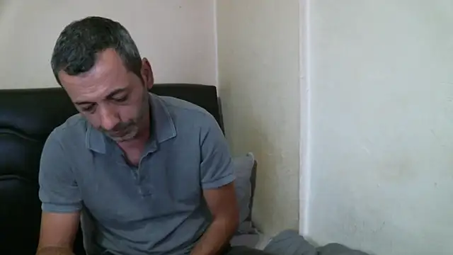 Snapshot of Rator_2 chatting on 10.04.25 Rator 2 online show from 10.04.25