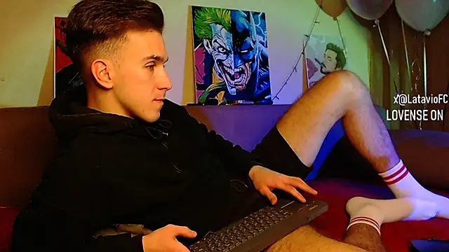 Snapshot of Midnighter_ chatting on 12.07.24 Midnighter online show from 12.07.24