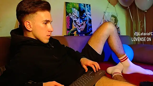 Snapshot of Midnighter_ chatting on 12.07.24 Midnighter online show from 12.07.24