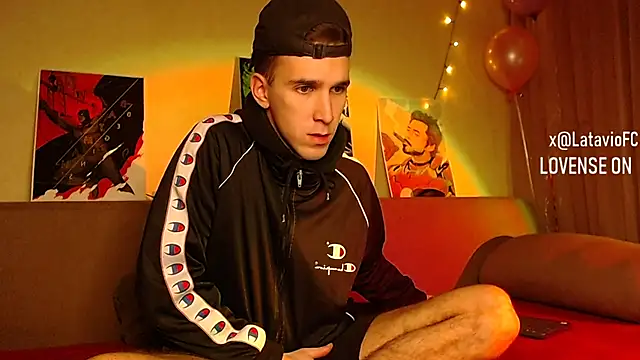 Snapshot of Midnighter_ chatting on 12.25.24 Midnighter online show from 12.25.24