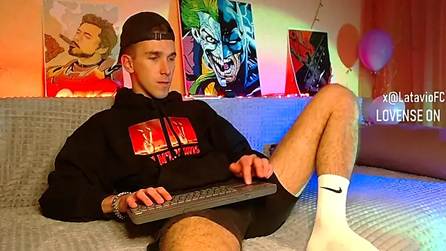 Snapshot of Midnighter_ chatting on 01.14.25 Midnighter online show from 01.14.25