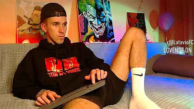 Snapshot of Midnighter_ chatting on 01.14.25 Midnighter online show from 01.14.25