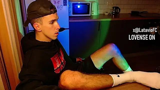 Snapshot of Midnighter_ chatting on 09.25.25 Midnighter online show from 09.25.25