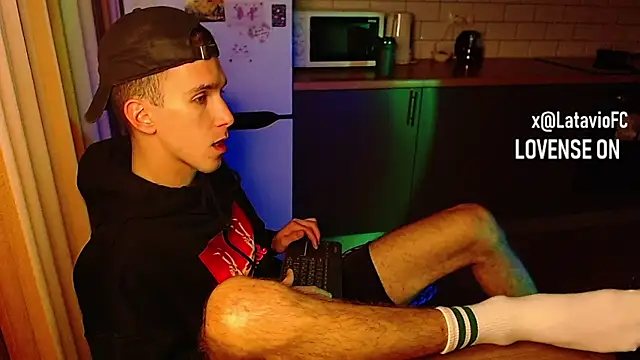 Snapshot of Midnighter_ chatting on 09.28.25 Midnighter online show from 09.28.25