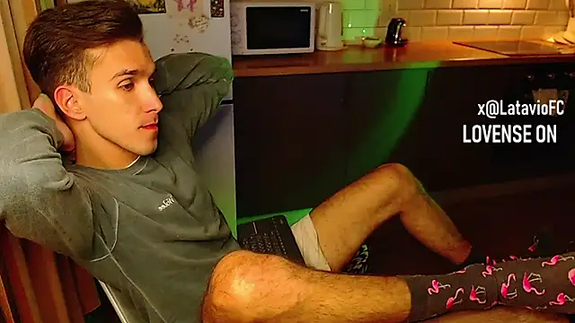 Snapshot of Midnighter_ chatting on 09.29.25 Midnighter online show from 09.29.25