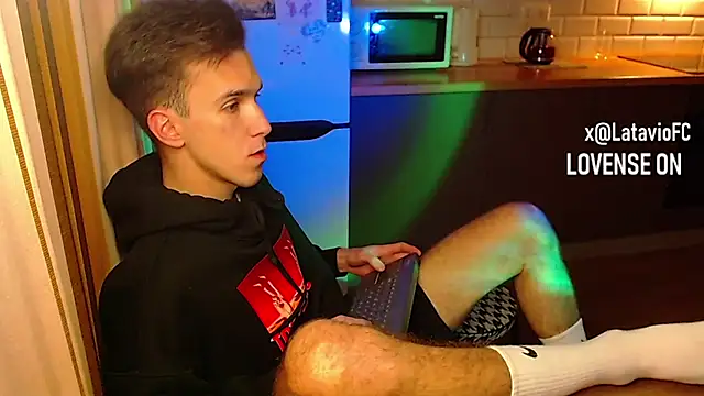 Snapshot of Midnighter_ chatting on 10.30.25 Midnighter online show from 10.30.25