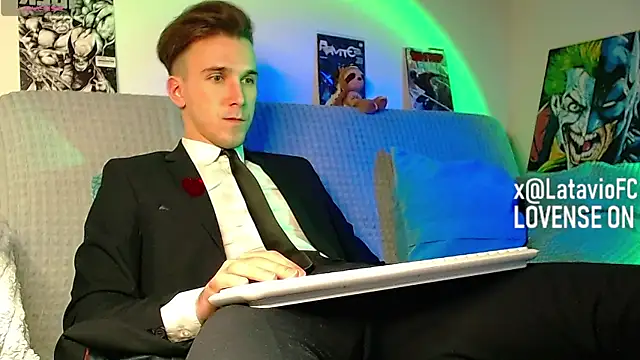 Snapshot of Midnighter_ chatting on 04.15.26 Midnighter online show from 04.15.26