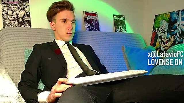 Snapshot of Midnighter_ chatting on 04.28.26 Midnighter online show from 04.28.26