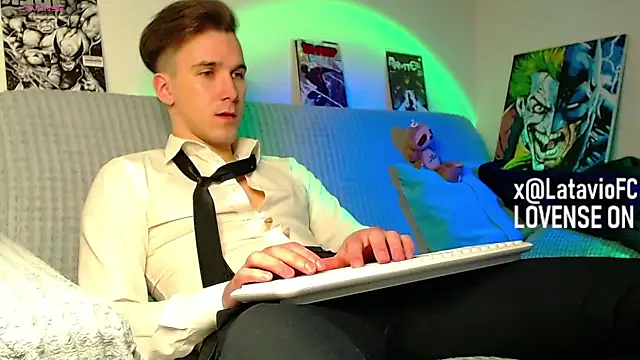 Snapshot of Midnighter_ chatting on 05.27.26 Midnighter online show from 05.27.26