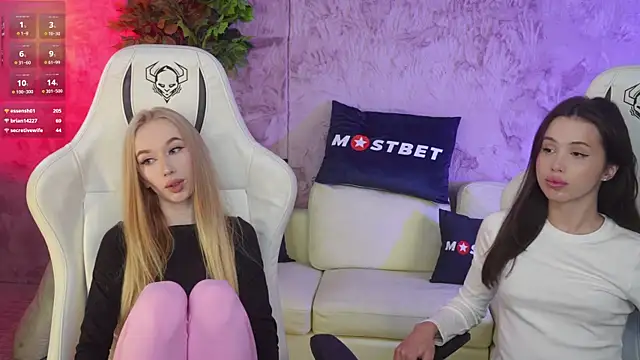 Snapshot of Amelia_Blaze chatting on 12.16.24 Amelia Blaze online show from 12.16.24