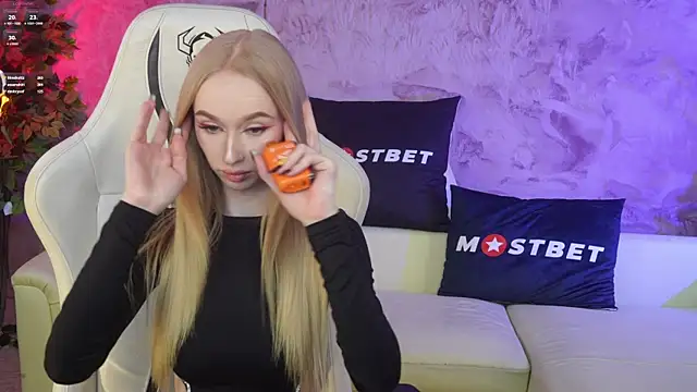 Snapshot of Amelia_Blaze chatting on 12.16.24 Amelia Blaze online show from 12.16.24