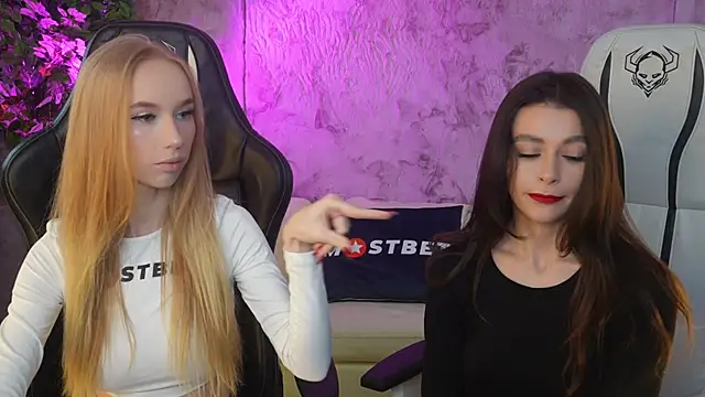 Snapshot of Amelia_Blaze chatting on 12.24.24 Amelia Blaze online show from 12.24.24