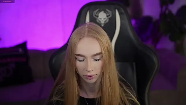 Snapshot of Amelia_Blaze chatting on 09.18.25 Amelia Blaze online show from 09.18.25