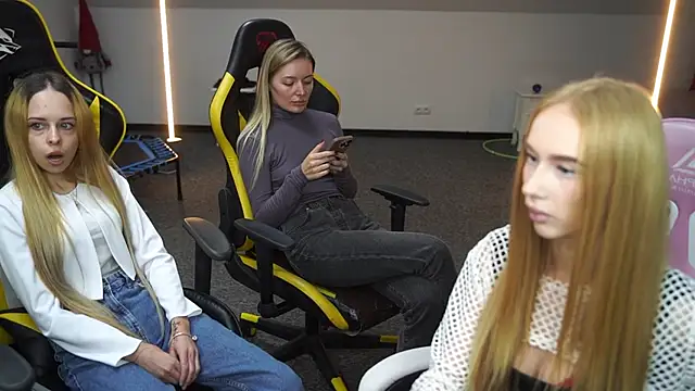 Snapshot of Amelia_Blaze chatting on 09.29.25 Amelia Blaze online show from 09.29.25