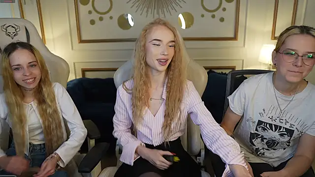 Snapshot of Amelia_Blaze chatting on 10.01.25 Amelia Blaze online show from 10.01.25