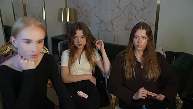 Snapshot of Amelia_Blaze chatting on 10.07.25 Amelia Blaze online show from 10.07.25