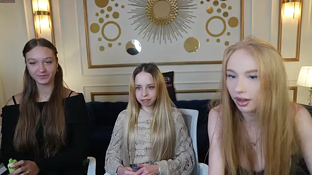 Snapshot of Amelia_Blaze chatting on 10.22.25 Amelia Blaze online show from 10.22.25